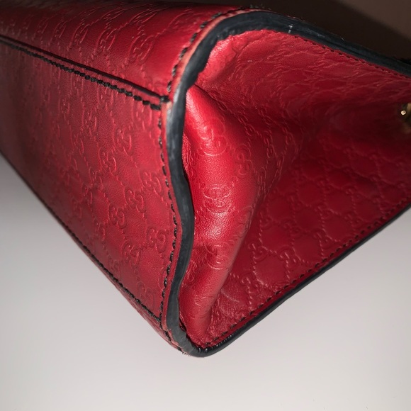 SOLD GUCCI
Microguccissima Medium Emily Chain Shoulder - Picture 9 of 16